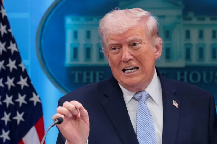 El presidente estadounidense afirmó que la decisión responde a que su país ya ha cumplido sus objetivos militares y que las conversaciones para un acuerdo definitivo se encuentran avanzadas.