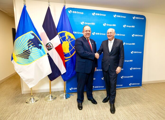 Ministro de Hacienda se reúne con el Banco Mundial, FMI, BID y bancos de inversión ante crisis internacional