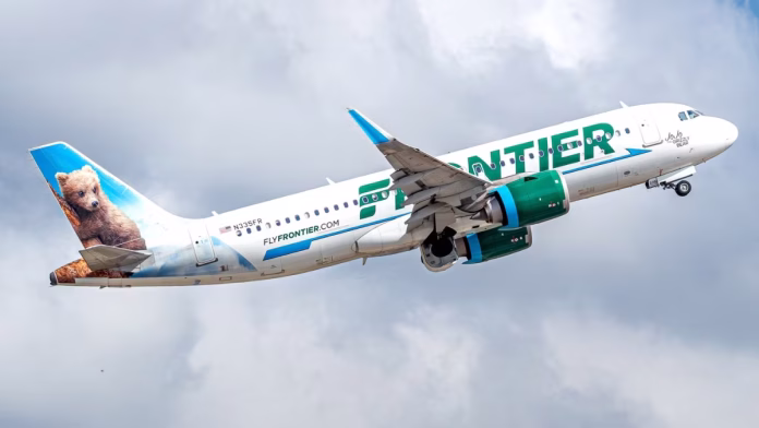 Tragedia en Denver: Avión atropella y mata a una persona que caminaba en pista de despegue