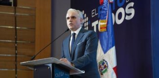 Ministro de Educación anuncia prohibición de celulares en nivel inicial y restricciones en primaria
