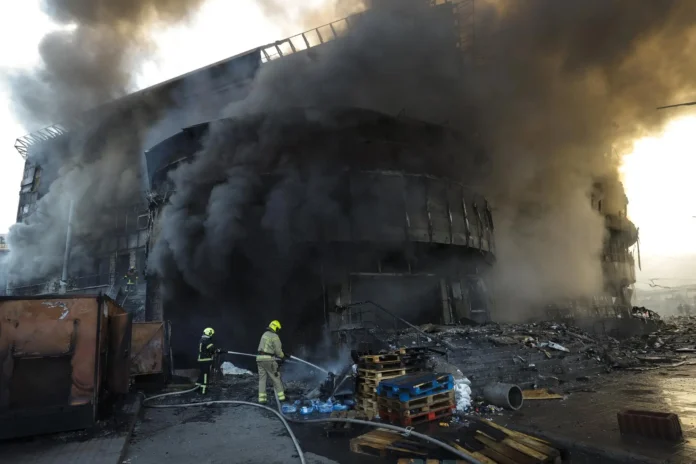 Dos muertos y 56 heridos en Kiev tras un ataque aéreo ruso “masivo”