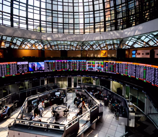 La Bolsa mexicana gana 0,63 %, en sesión mixta en el mundo y se ubica en 68.405,2 unidades Bolsa Mexicana