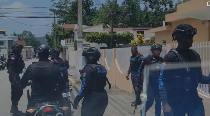 Policía interviene punto de drogas en Bonao