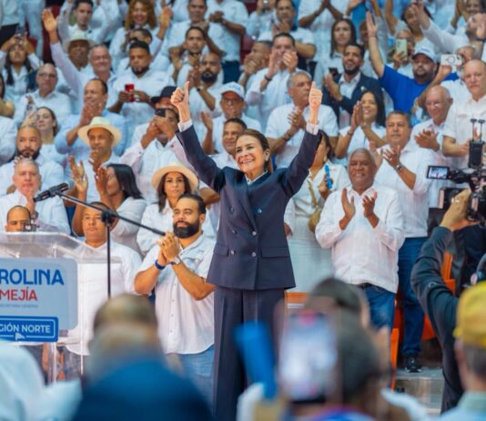 “Voy a ser presidenta”: Carolina Mejía promete continuidad del modelo de gobierno del PRM “Voy a ser presidenta”: Carolina Mejía asegura dará continuidad al modelo de gobierno del PRM