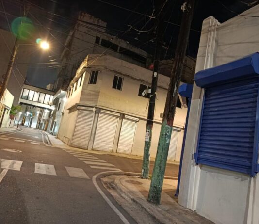 Edeeste invierte más de medio millón en fortalecer la iluminación de la Zona Colonial En ese sentido, la distribuidora puntualizó que las calles intervenidas con estas acciones fueron la Espaillat, la Hostos, la Isabel la Católica, la Luperón y la Arzobispo Portes.