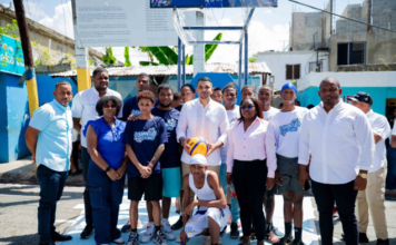 Haina recibe nuevas canchas deportivas dentro del programa “Una Cancha Pa’ mi Barrio” Haina recibe nuevas canchas deportivas dentro del programa “Una Cancha Pa’ mi Barrio”