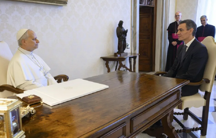 Pedro Sánchez se reunió por primera vez en el Vaticano con el papa León XIV