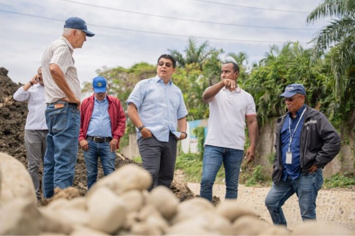 CAASD corrige averías e interviene redes de agua y alcantarillado en el GSD