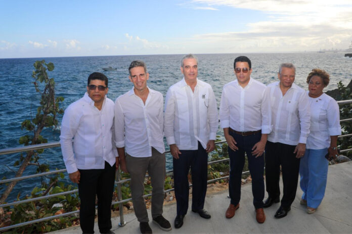 El proyecto abarca todo el litoral marino de la avenida España, desde las instalaciones de la Base Naval Dominicana hasta la autopista Las Américas, con una longitud de 4.1 kilómetros y más de 237 mil metros cuadrados de parque natural.