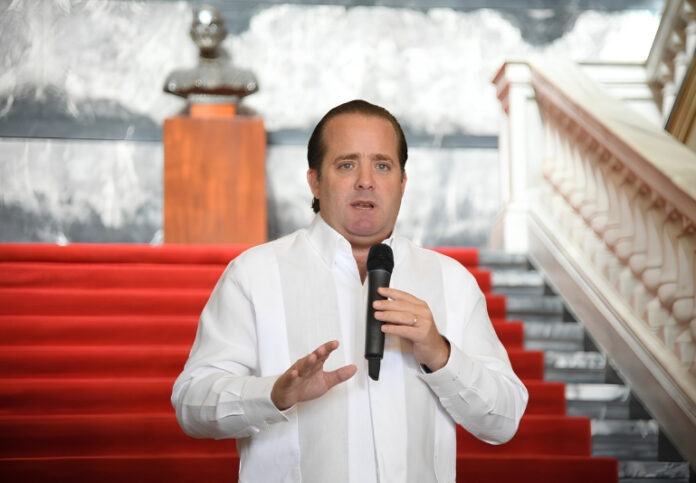 Paliza destacó la implementación de la Ley 368-22 de Ordenamiento Territorial, señalando que esta permite definir zonas seguras para construir, proteger cuencas y fortalecer infraestructuras frente a fenómenos extremos.