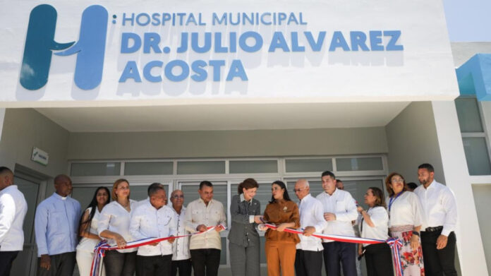 La obra contó con una inversión total de RD$136,624,810.73 y busca fortalecer la capacidad de atención médica en esa demarcación.