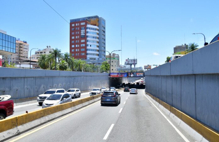 ¡Atención conductores! A partir de esta noche cerrarán paso a nivel de la avenida 27 de Febrero con Tiradentes