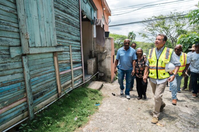 Las intervenciones contemplan reparaciones estructurales en techos, paredes y elementos de soporte de las viviendas, a fin de garantizar mayor seguridad, estabilidad y bienestar a los residentes impactados.