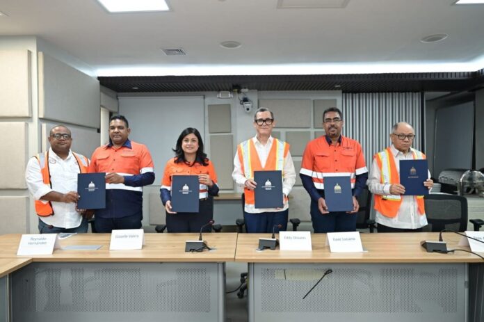 Barrick Pueblo Viejo y Sindicato Unido de Trabajadores firman convenio colectivo que beneficiará a más de 1,800 empleados