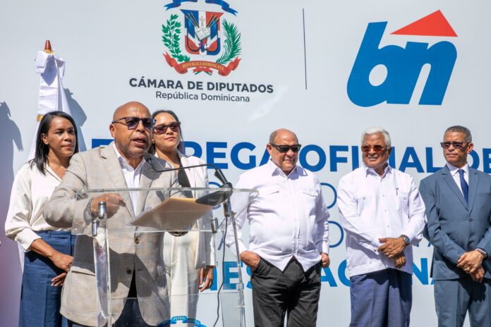 Pacheco afirmó que la entrega del antiguo Club del Legislador representa “un hito en la gestión del patrimonio público”, al transformar un espacio de uso limitado en un centro de formación para jóvenes interesados en desarrollarse en el sector turístico.