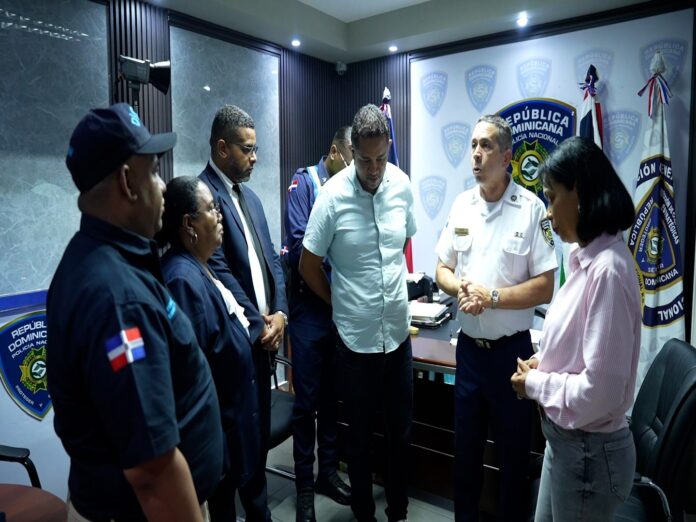 Policía Nacional recibe entrega de hombre acusado de delitos de alta tecnología