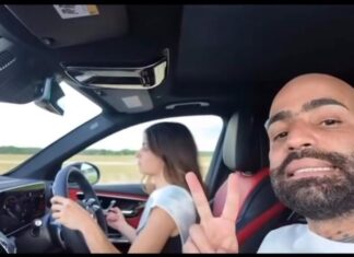 Arcángel sorprende a su hija Lucero con un lujoso Mercedes-Benz por su graduación Arcángel sorprende a su hija Lucero con un lujoso Mercedes-Benz por su graduación
