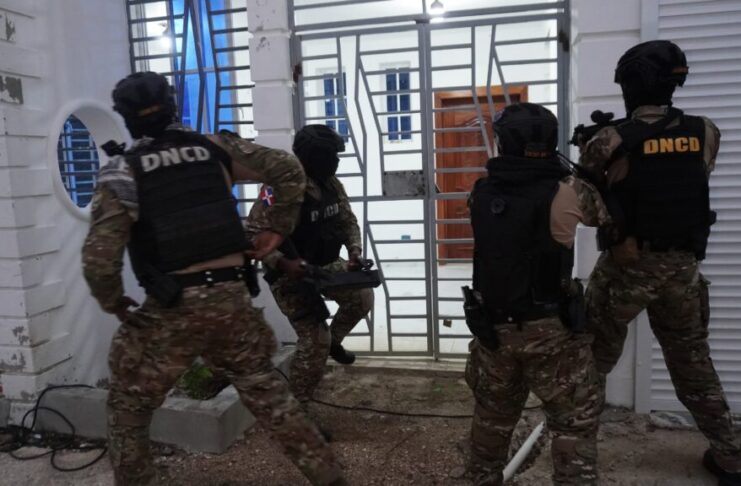 ¡AHORA! DNCD captura a dos hombres vinculados al decomiso de 1.7 toneladas de cocaína