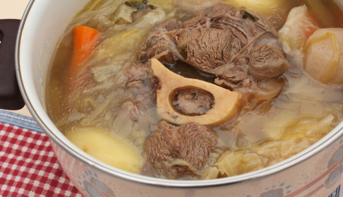 caldo de huesos