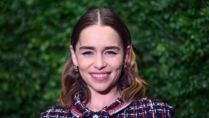 Emilia Clarke revela que congeló sus óvulos tras superar graves problemas de salud