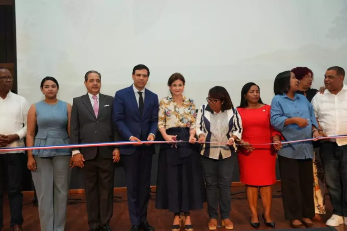 Raquel Peña y Roberto Ángel Salcedo inauguran el Primer Festival Cultural de la Región Enriquillo