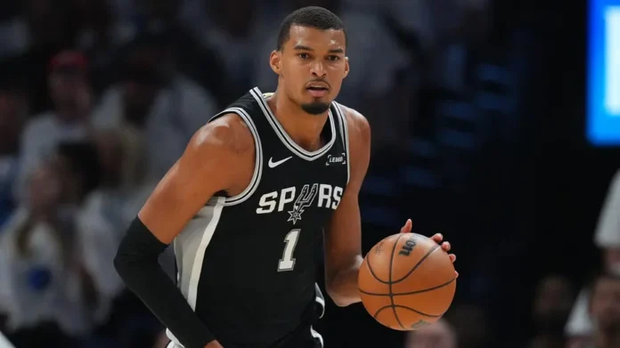 Victor Wembanyama rompe el protocolo de la NBA tras la derrota de los Spurs en el quinto juego