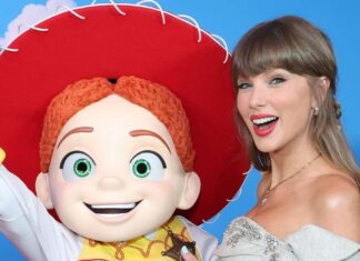 Taylor Swift sorprende en la premiere de Toy Story 5 con una presentación especial en Los Ángeles Taylor Swift sorprende en la premiere de Toy Story 5 con una presentación especial en Los Ángeles