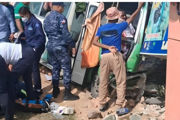 Más de 10 heridos en accidente de tránsito en carretera Hato Mayor–San Pedro