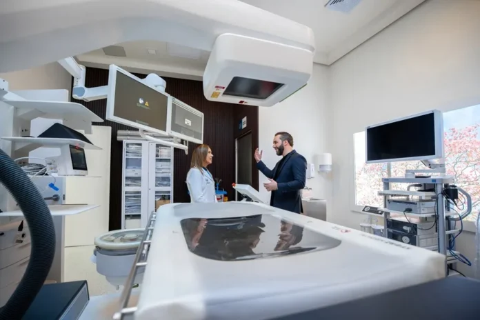 Las nuevas instalaciones del Hospital Rosales, único centro de tercer nivel en El Salvador, fueron construidas en el terreno del antiguo Hospital de Maternidad, en la capital salvadoreña.