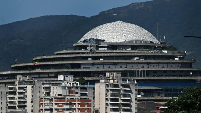 Además, dijo que detrás de cada cifra hay familias que siguen esperando respuestas, por ello, advirtió, «no es posible considerar clausurado un espacio mientras existan ciudadanos privados de libertad en su interior».