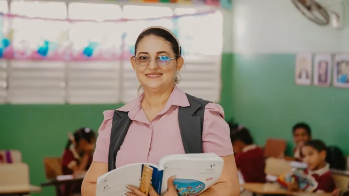 Más de 74,000 maestros completaron la fase más difícil de la Evaluación Docente