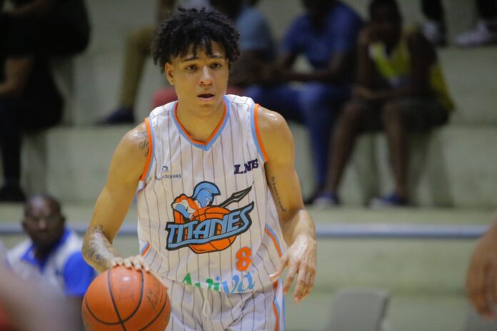 Titanes del Distrito mantienen vivas sus esperanzas en la LNB con victoria ante Héroes
