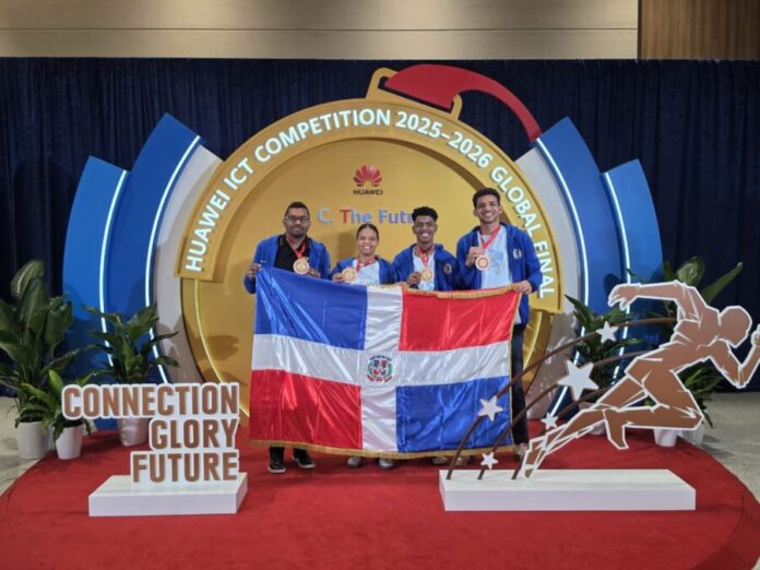 Estudiantes dominicanos ganan competencia mundial de tecnología en China