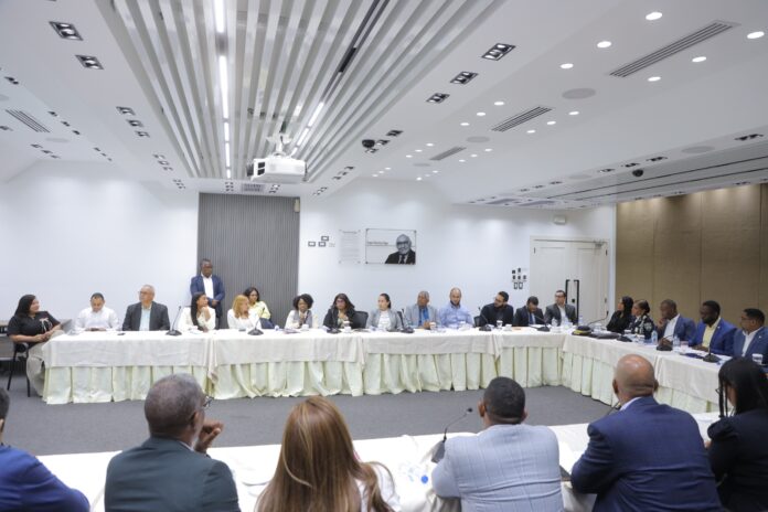 Diputados estudian creación de Comisión Nacional para investigar y prevenir la violencia contra la mujer