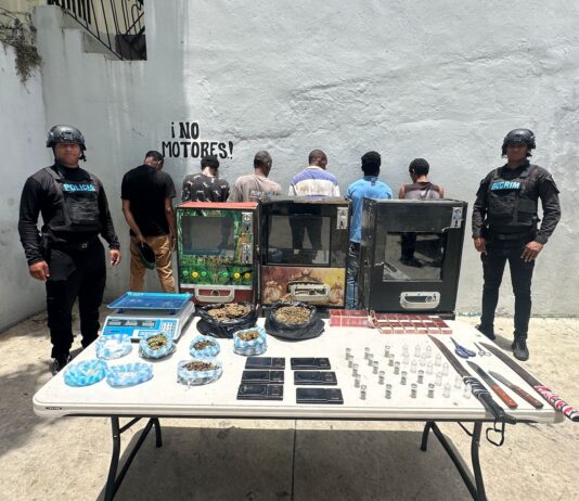 Policía ocupa máquinas tragamonedas, drogas y cigarrillos de contrabando en Capotillo Policía ocupa máquinas tragamonedas, drogas y cigarrillos de contrabando en Capotillo