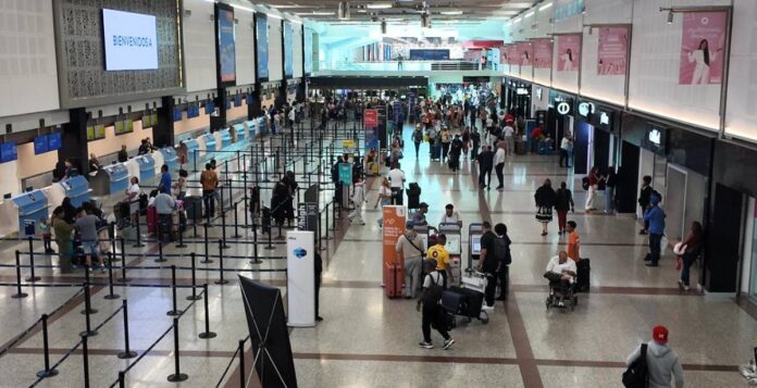 ADLA advierte que nuevo gravamen a boletos aéreos afectaría la competitividad del país