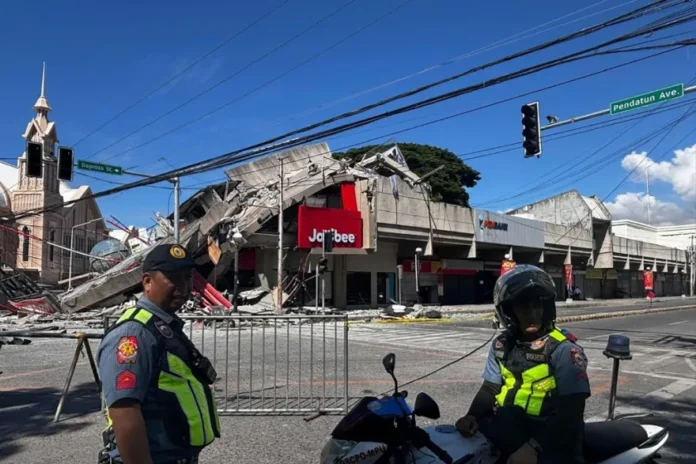 De los 35 fallecidos, 31 murieron en la región de Soccsksargen (Mindanao centro-sur) y los 4 restantes en la región de Davao, especificó GMA Network, la compañía de medios más grande de Filipinas que citó a la Oficina de Defensa Civil nacional (OCD, por sus siglas en inglés) en su información.