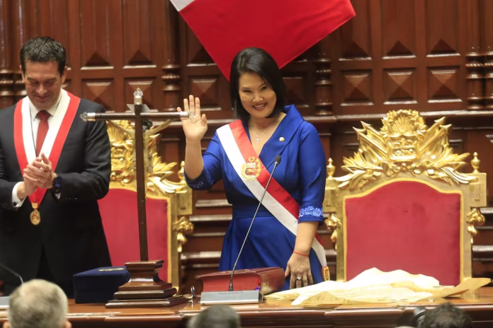 Keiko Fujimori jura como presidenta en Perú, con el reto de enfrentar una ola de crimen