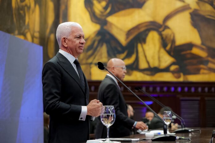 Ricardo de los Santos destaca aprobación de 416 iniciativas durante el período legislativo 2025-2026